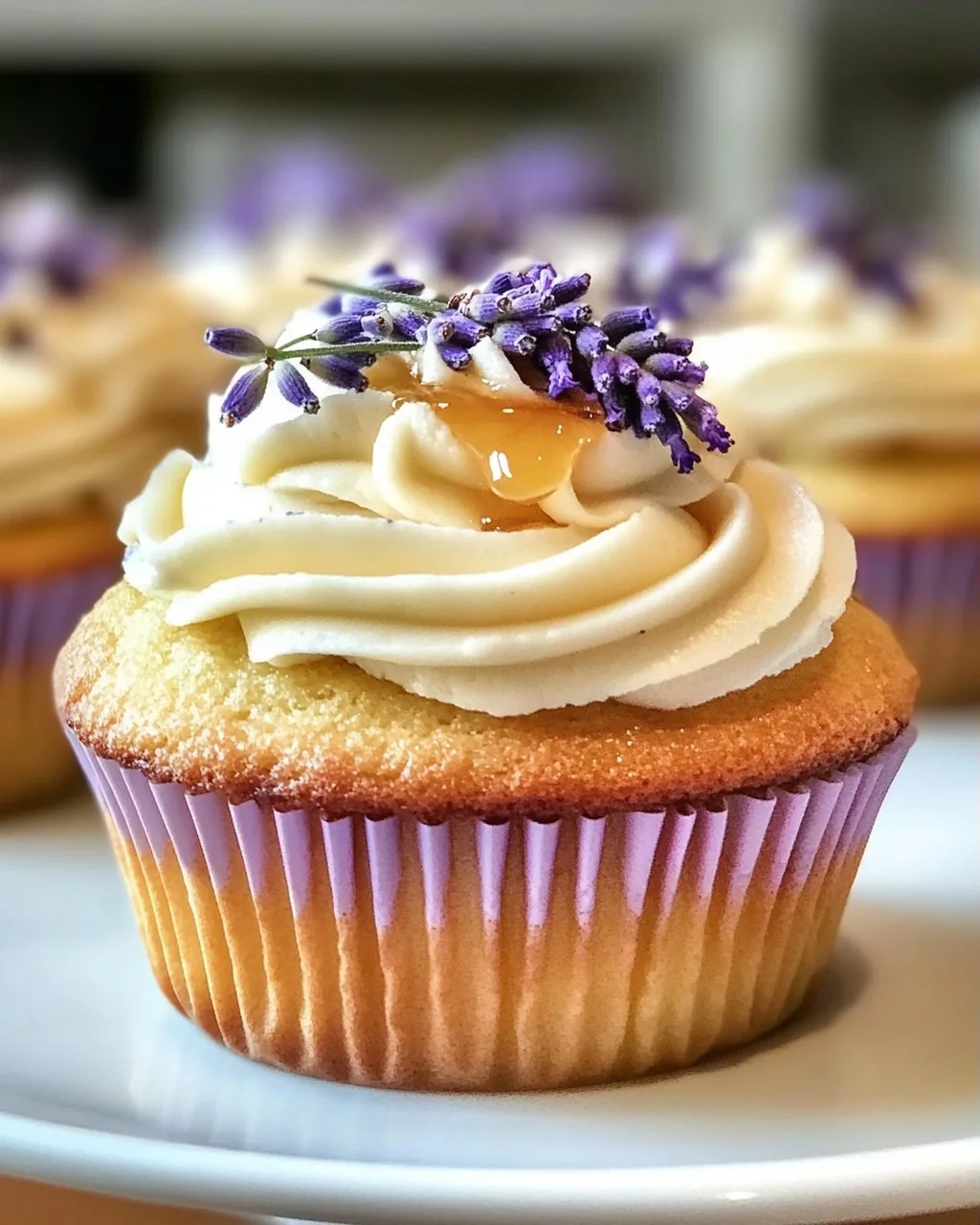 Lavendel Honig Cupcakes für einen zauberhaften Genuss